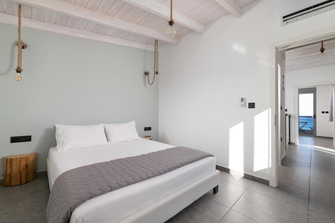 Southrock Villas Lakhania Luaran gambar