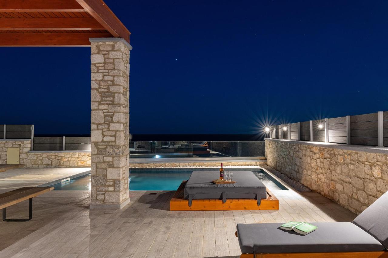 Southrock Villas Lakhania Luaran gambar