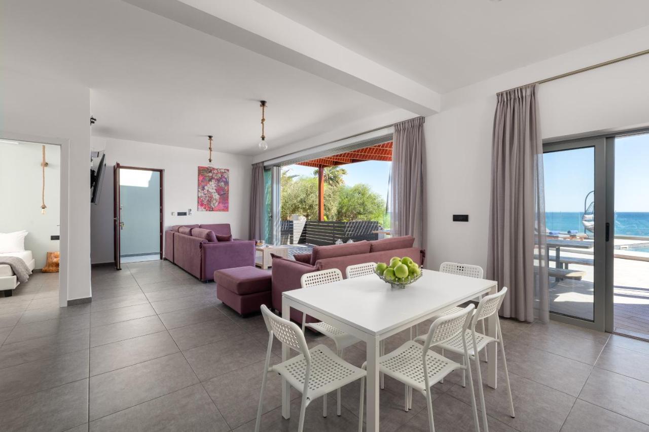 Southrock Villas Lakhania Luaran gambar