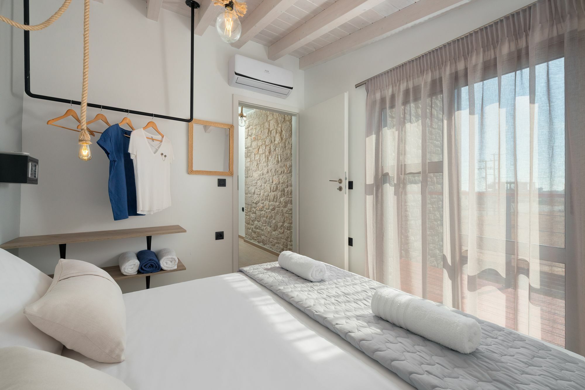 Southrock Villas Lakhania Luaran gambar